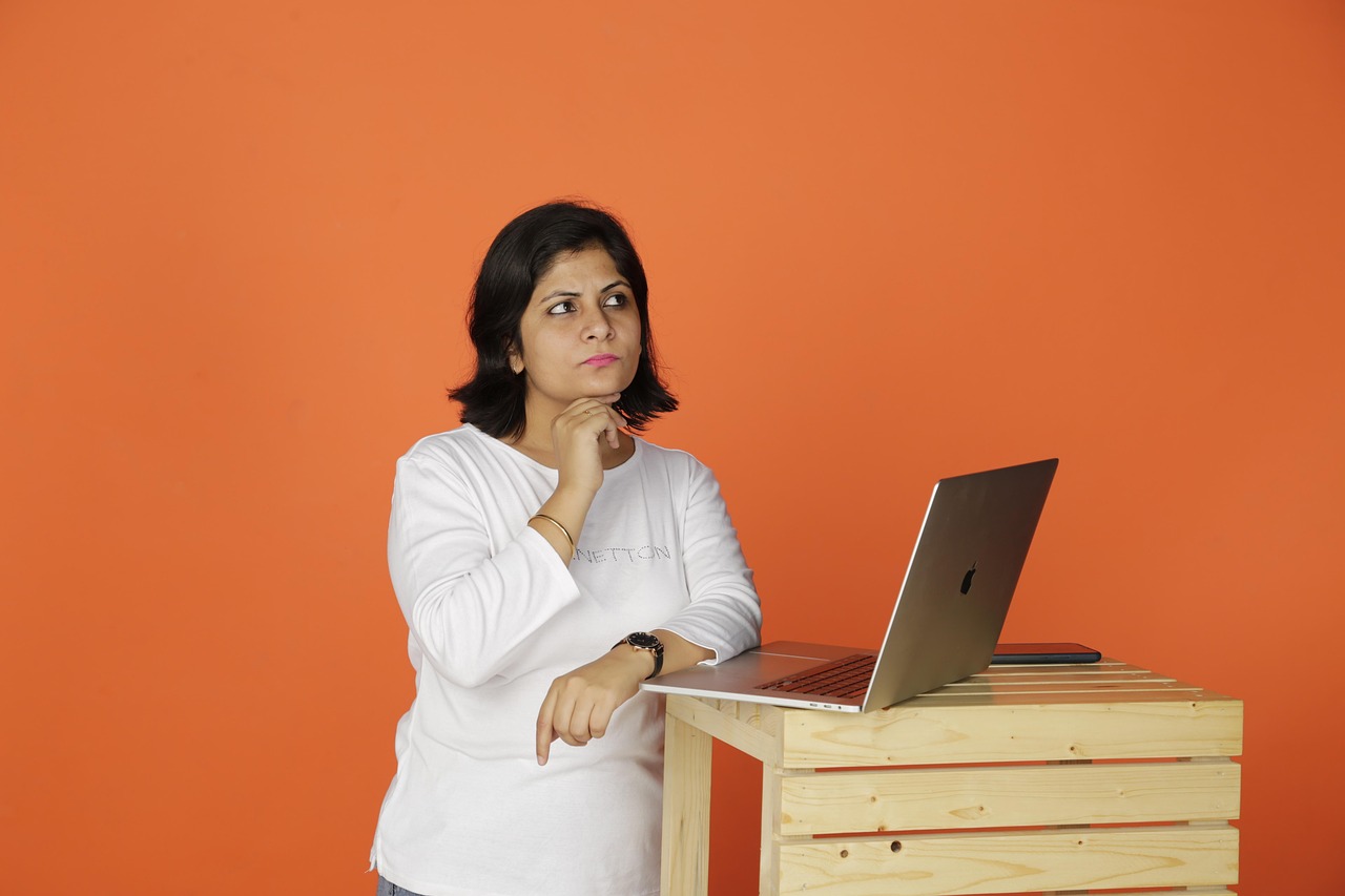 woman, business, laptop, office, thought, working, idea, website, professional